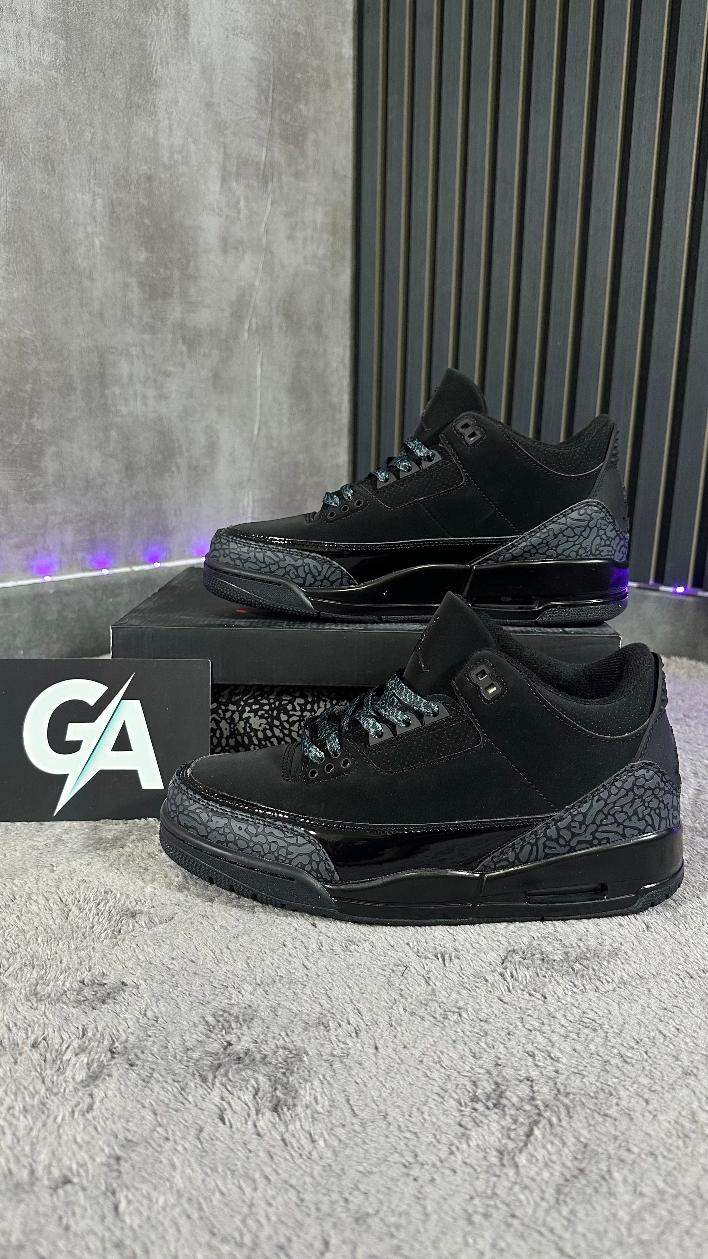J3 BLACK C4T