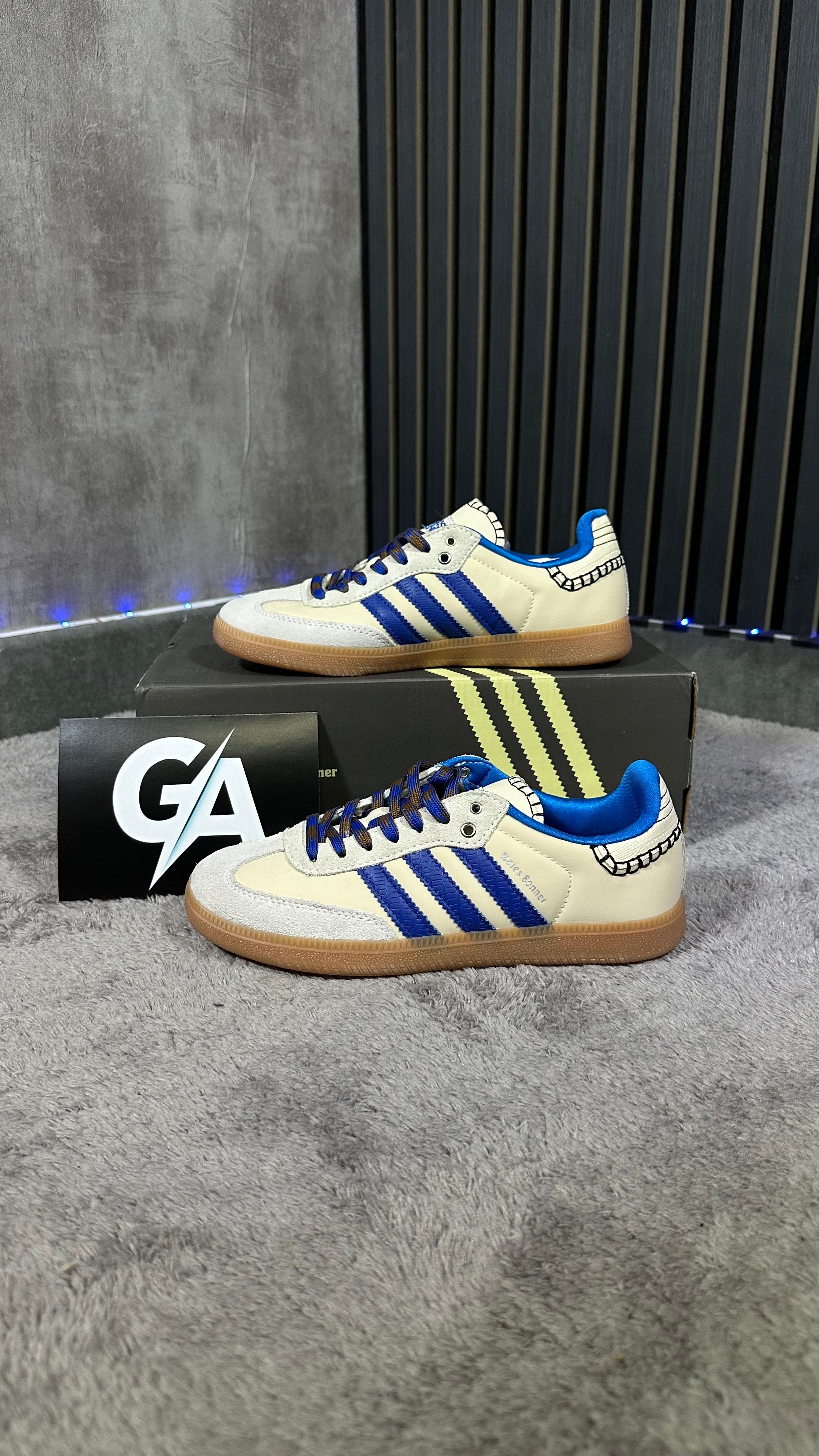 ADID4S S4MBA WALES B0NER BLUE